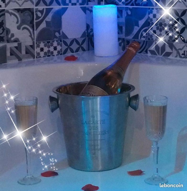 Ecrin D' Amour Suite Romantique Avec Jacuzzi Castels Exterior foto